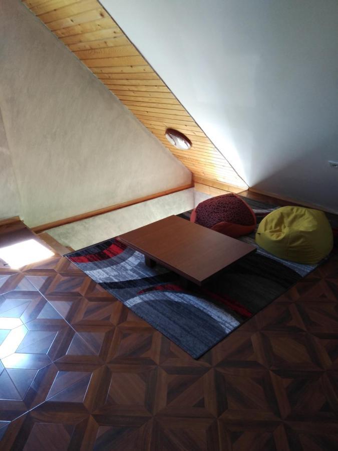 Family Hotel Mtamta Goedaoeri Buitenkant foto