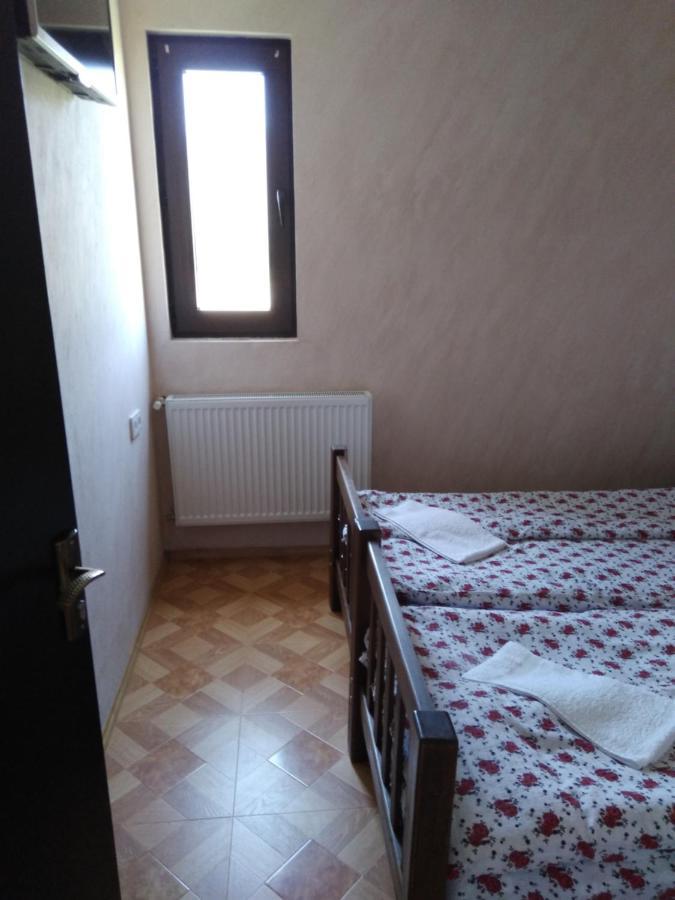 Family Hotel Mtamta Goedaoeri Buitenkant foto