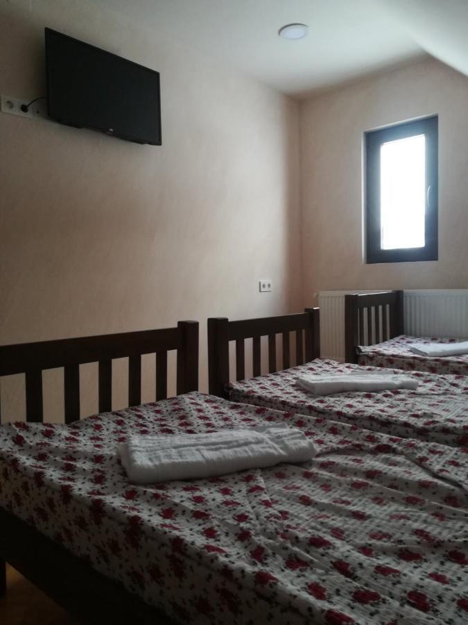Family Hotel Mtamta Goedaoeri Buitenkant foto